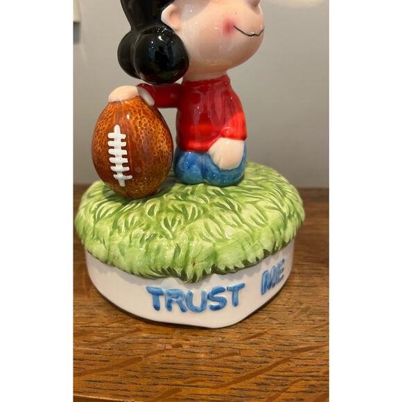 Willitts Designs Musical Figurine Lucy Peanuts "Trust Me" Football Collectible - Picture 3 of 5